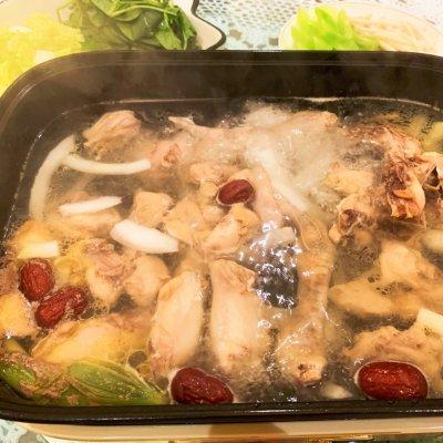 椰子鸡火锅做法，椰子鸡火锅做法窍门（#福气年夜菜#海南椰子鸡火锅）