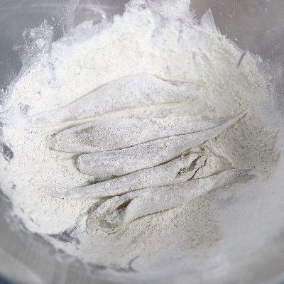 沙丁鱼的做法家常做法，沙丁鱼怎么做好吃做法窍门（这道油炸沙丁鱼比大厨做的还好吃）