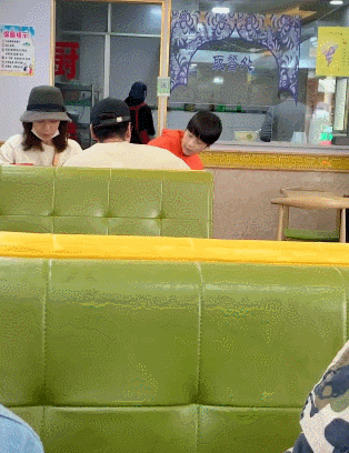 张亮老婆，离婚四年甜度堪比热恋期（张亮老婆寇静的照片）