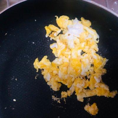 西红柿炒方便面，酸甜口味素炒方便面的做法（原来做辣炒方便面这么简单）