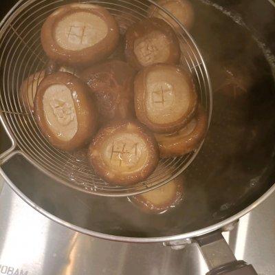 鲍鱼的家常做法清蒸，好吃下饭的素鲍鱼几分钟就学到手（粉丝鲍鱼的家常做法清蒸）