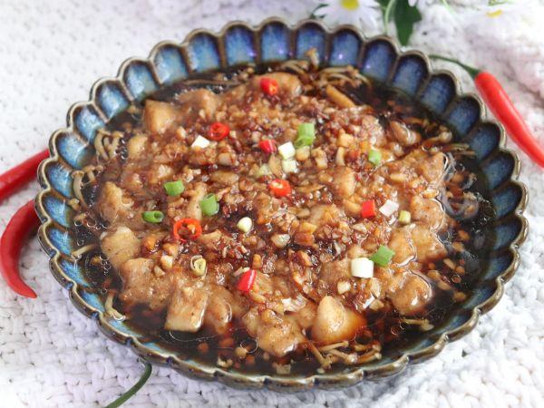 蒜蓉魚做法是什麼,蒜蓉魚片用什麼魚(餐桌上最有人氣的家常菜之鮮美多