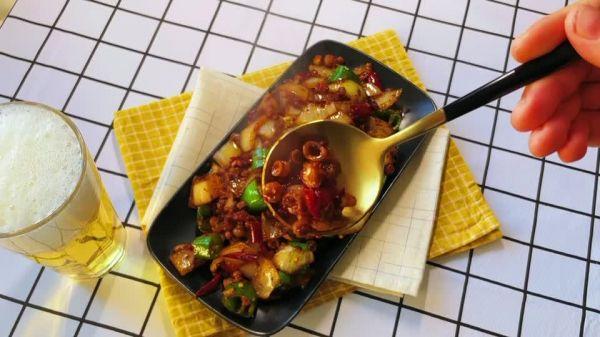 爆炒海灵菇怎么做，鲜海菇怎么炒（这样的辣炒海灵菇你能吃多少）