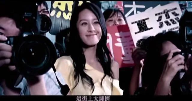 邓紫棋画歌词，邓紫棋画歌词含义（藏在歌词里的意难平……）