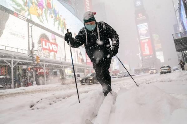 暴风雪会造成什么影响，暴风雪造成的危害（“致命”暴风雪侵袭美国已致4人死亡）