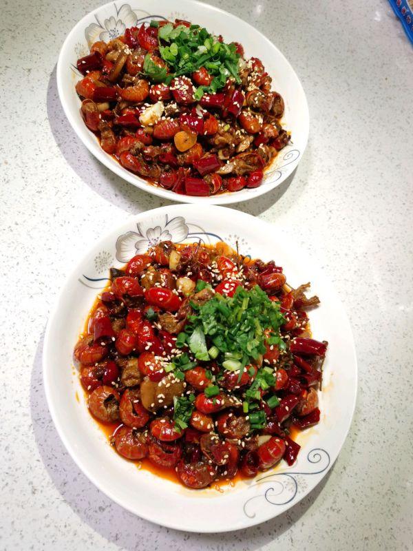 炒虾尾的家常做法，爆炒虾尾怎么做才好吃（最让孩子停不下筷子的竟然是爆炒虾尾）