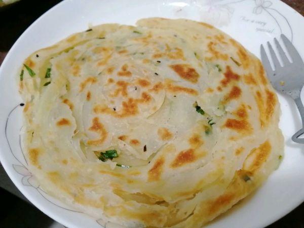 大量小葱可以做什么菜，小葱可以用来做什么菜（自种小葱做的葱油饼要美味）