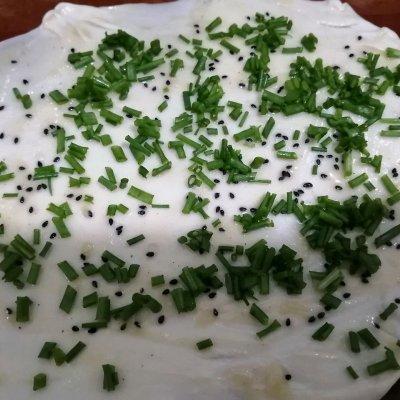 大量小葱可以做什么菜，小葱可以用来做什么菜（自种小葱做的葱油饼要美味）