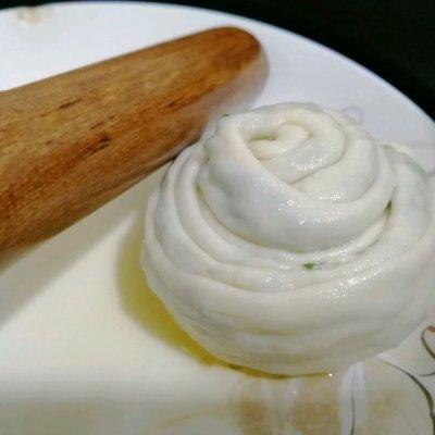 大量小葱可以做什么菜，小葱可以用来做什么菜（自种小葱做的葱油饼要美味）