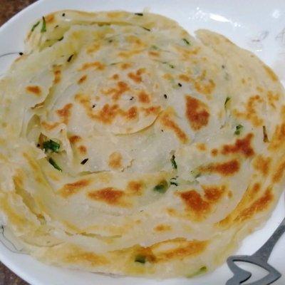 大量小葱可以做什么菜，小葱可以用来做什么菜（自种小葱做的葱油饼要美味）