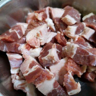 家常牛肉烧萝卜怎么做，牛肉烧萝卜怎么做家常做法（李孃孃爱厨房之一一白萝卜烧牛肉）