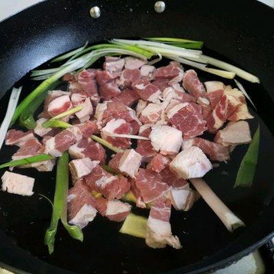 家常牛肉烧萝卜怎么做，牛肉烧萝卜怎么做家常做法（李孃孃爱厨房之一一白萝卜烧牛肉）