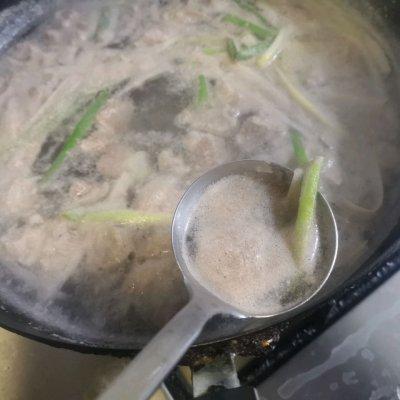 家常牛肉烧萝卜怎么做，牛肉烧萝卜怎么做家常做法（李孃孃爱厨房之一一白萝卜烧牛肉）