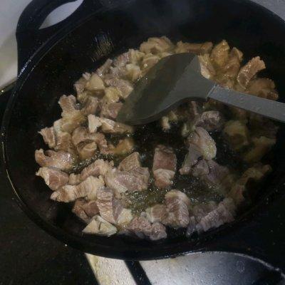 家常牛肉烧萝卜怎么做，牛肉烧萝卜怎么做家常做法（李孃孃爱厨房之一一白萝卜烧牛肉）