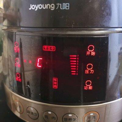 家常牛肉烧萝卜怎么做，牛肉烧萝卜怎么做家常做法（李孃孃爱厨房之一一白萝卜烧牛肉）