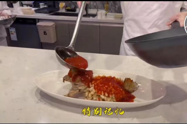 周扬青能有多壕？自爆请大厨到家做饭，屋内装修夺目不输明星