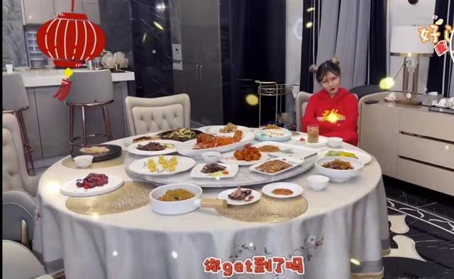 周扬青能有多壕？自爆请大厨到家做饭，屋内装修夺目不输明星