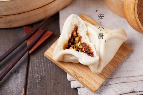 糖三角的糖三角的正宗做法，糖三角的做法大全图解窍门（红糖三角这么做不开裂）