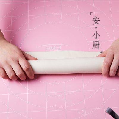 糖三角的糖三角的正宗做法，糖三角的做法大全图解窍门（红糖三角这么做不开裂）