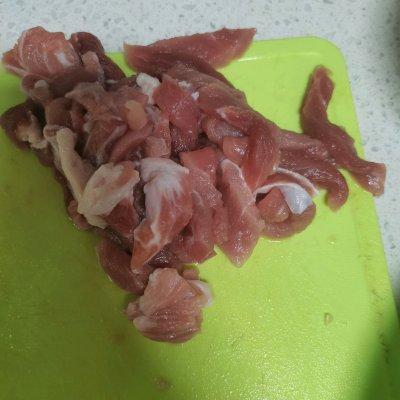 笋怎么炒好吃，笋怎么炒好吃又简单的做法（吃一次想十次的下饭菜竹笋炒蒜苗）