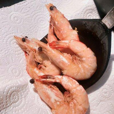 明虾的做法，白灼大明虾的做法大全（年夜菜之嘻哈迎佳节~酱香明虾）