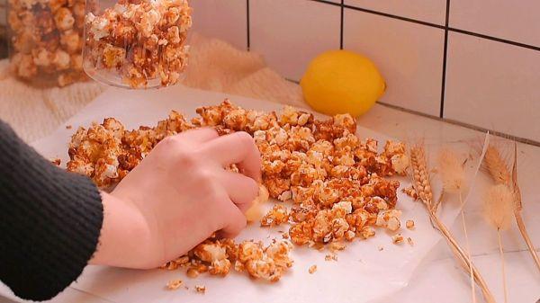 香酥玉米花的做法，学会酥脆焦香的焦糖爆米花