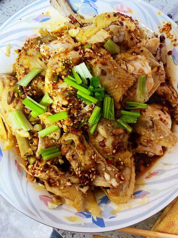 口水鸡是哪个地方的菜，口水鸡（口水鸡一天不吃就馋）