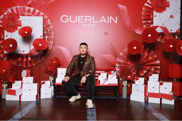 2月14情人节送什么，2月14号情人节送什么礼物（情人节最佳送礼列表借你抄）