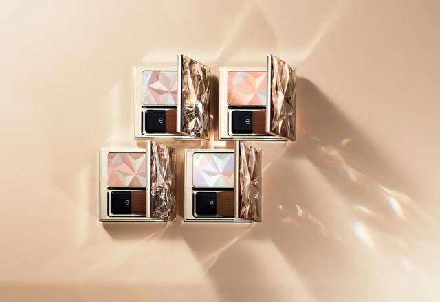 2月14情人节送什么，2月14号情人节送什么礼物（情人节最佳送礼列表借你抄）