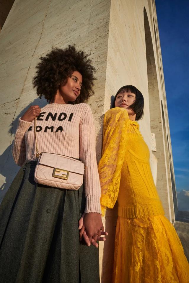 2月14情人节送什么，2月14号情人节送什么礼物（情人节最佳送礼列表借你抄）