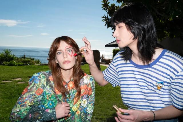 2月14情人节送什么，2月14号情人节送什么礼物（情人节最佳送礼列表借你抄）