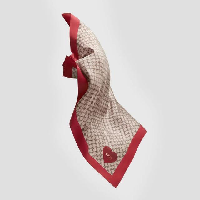 2月14情人节送什么，2月14号情人节送什么礼物（情人节最佳送礼列表借你抄）