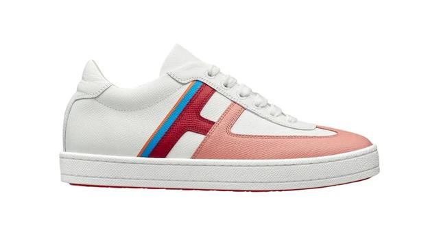 2月14情人节送什么，2月14号情人节送什么礼物（情人节最佳送礼列表借你抄）