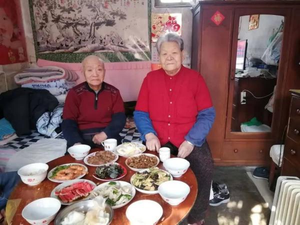 一个单人旁一个几，单人旁一个几念什么（这片“没人管”的平房还迁了）