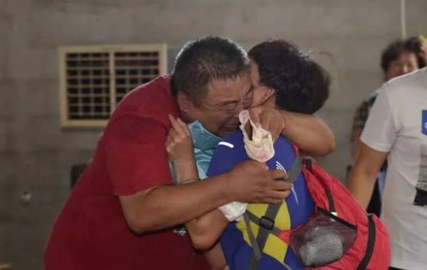 一个单人旁一个几，单人旁一个几念什么（这片“没人管”的平房还迁了）