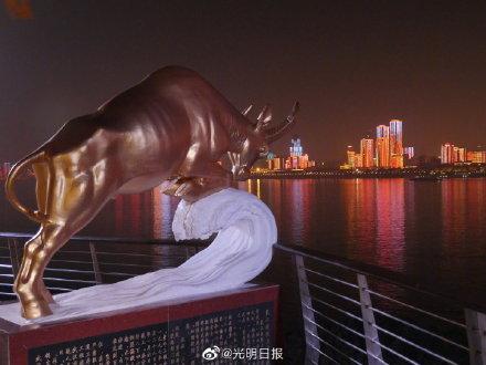 武汉长江灯光秀时间，武汉长江灯光秀是几点钟开始（武汉长江灯光秀你看了吗）