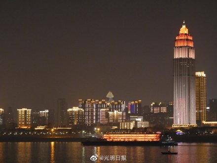 武汉长江灯光秀时间，武汉长江灯光秀是几点钟开始（武汉长江灯光秀你看了吗）