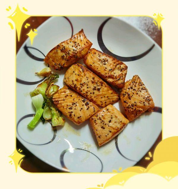 干煎三文鱼做法，我家夏天只做香煎三文鱼