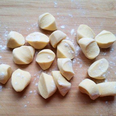 香菇虾仁饺子的做法，香菇虾饺子馅做法大全（香菇虾仁饺子#钟于经典传统味#）