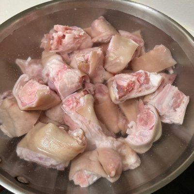 卤猪脚要怎么做好吃，卤猪脚要怎么做好吃（卤猪蹄一上桌，全家都爱吃）