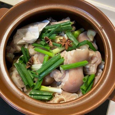 卤猪脚要怎么做好吃，卤猪脚要怎么做好吃（卤猪蹄一上桌，全家都爱吃）