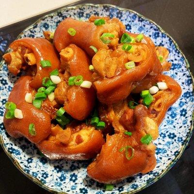 卤猪脚要怎么做好吃，卤猪脚要怎么做好吃（卤猪蹄一上桌，全家都爱吃）