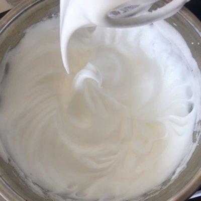 黄油可以做什么美食，用黄油可以做什么美食简单（唇齿留香的黄油戚风蛋糕你这么做）