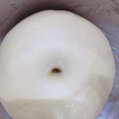 怎么做甜甜圈简单做法，怎么做甜甜圈简单做法不用烤箱（百吃不厌的家庭版甜甜圈）