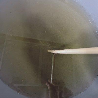 怎么做甜甜圈简单做法，怎么做甜甜圈简单做法不用烤箱（百吃不厌的家庭版甜甜圈）