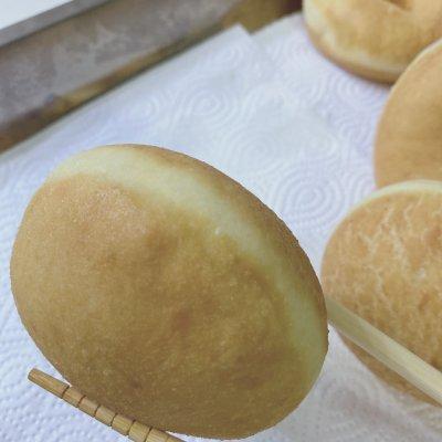 怎么做甜甜圈简单做法，怎么做甜甜圈简单做法不用烤箱（百吃不厌的家庭版甜甜圈）