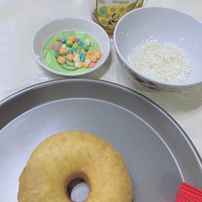 怎么做甜甜圈简单做法，怎么做甜甜圈简单做法不用烤箱（百吃不厌的家庭版甜甜圈）