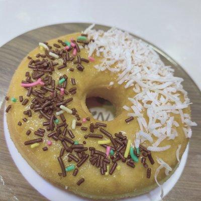 怎么做甜甜圈简单做法，怎么做甜甜圈简单做法不用烤箱（百吃不厌的家庭版甜甜圈）