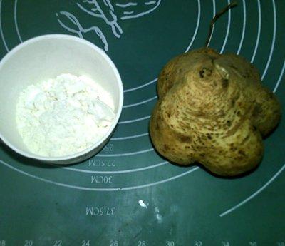 红薯饼用普通面粉做法，红薯饼用什么面粉（#味达美名厨福气汁）