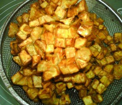 红薯饼用普通面粉做法，红薯饼用什么面粉（#味达美名厨福气汁）